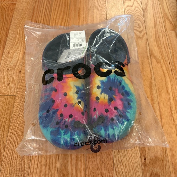 Crocs Baya Lined Tie-dye Graphic Clog - Picture 12 of 12